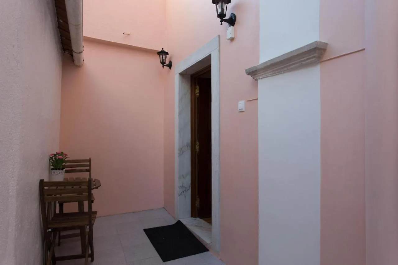 With Terrasse - 3 Bedroom, 3 Bathroom Triplex Lisboa 0*,  Portugal